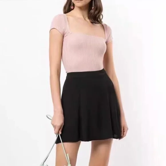 BEST NWT Reformation Flounce Mini Skirt - Black Classic Flare Casual - Picture 2 of 8